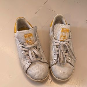Adidas Stan Smith yellow sneakers, size 5 but fit closer to 6